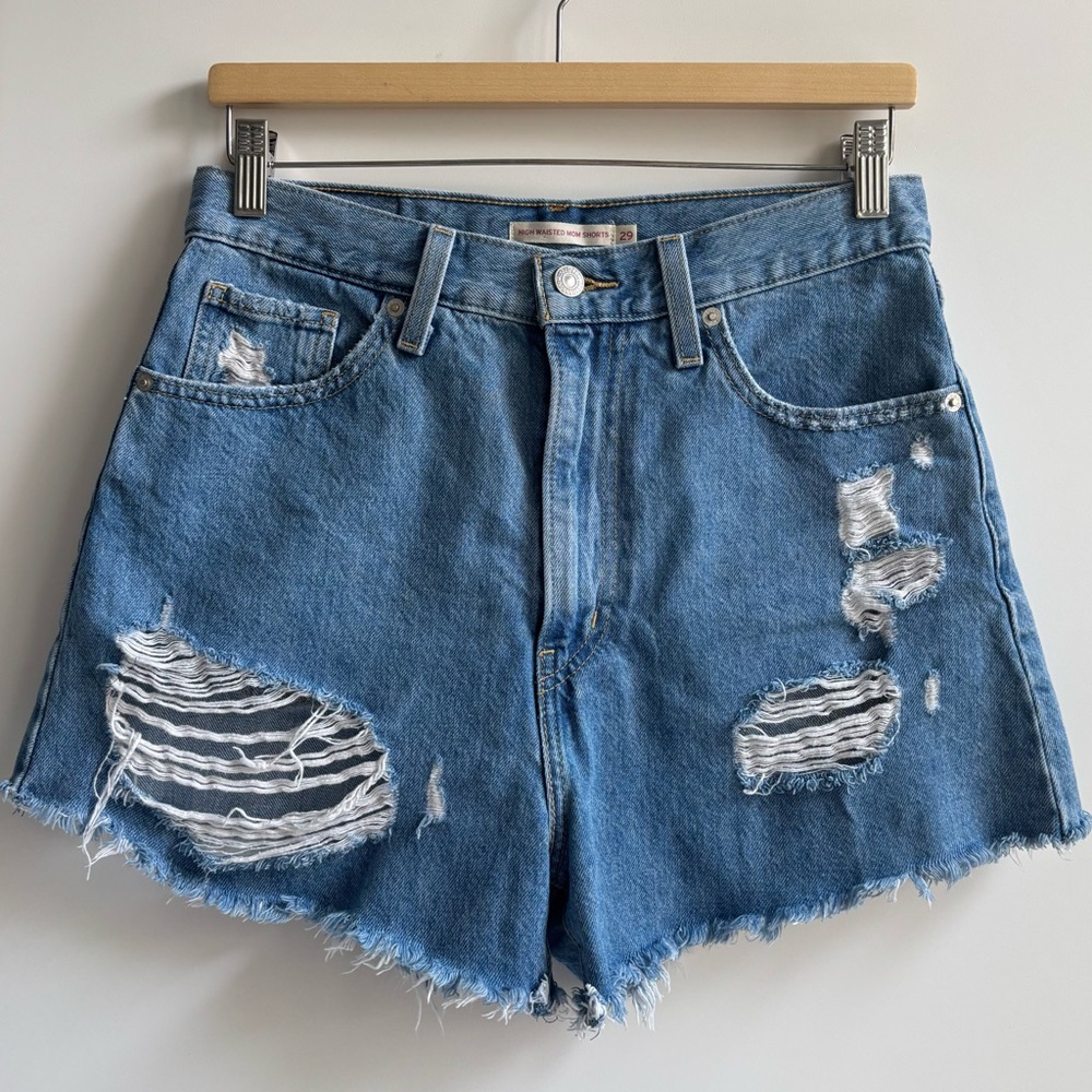 Levi’s High Waisted Mom Blue Denim  Distressed Jean Shorts Size 29
